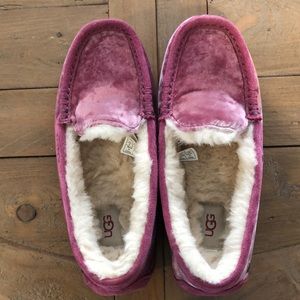 UGG ANSLEY VELVET MOCCASSIN SLIPPERS PINK NEW without tags/box